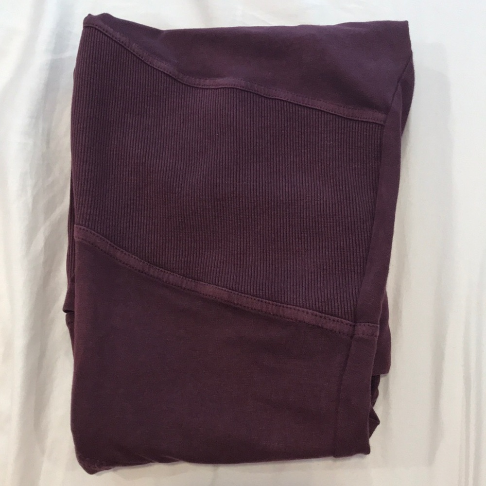 Maroon textured leggings size large